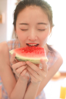 黑色背景国徽手机壁纸